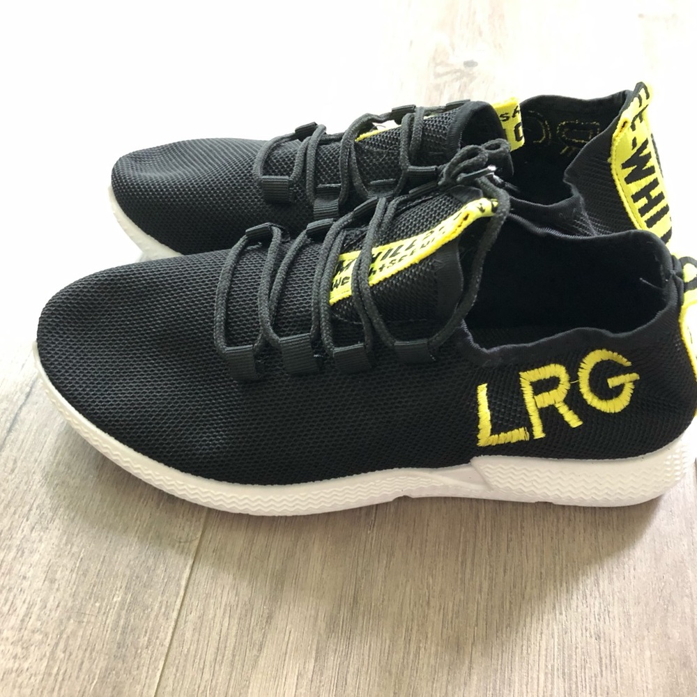Women’s Hand Crafted Canvas Shoes (8)